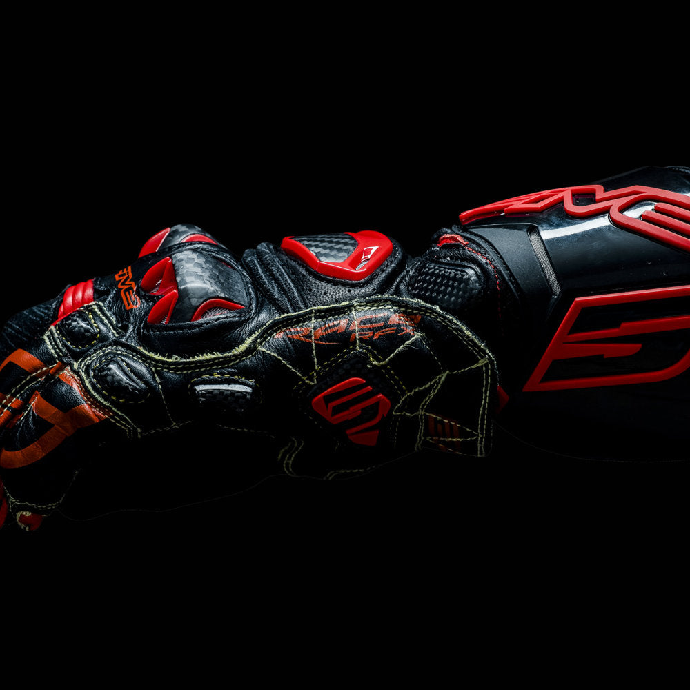 FIVE RFX Race schwarz-rot